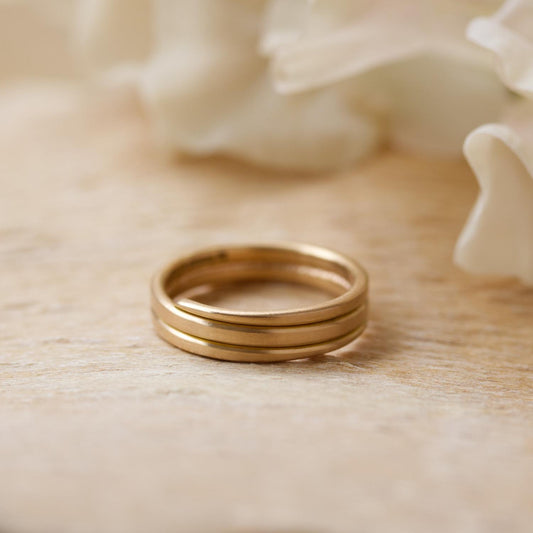 Ribbon Ring in 18ct Fairtrade Gold image 1