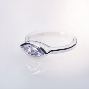 marquise diamond ring in platinum