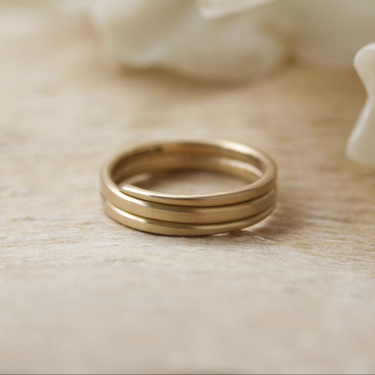 Ribbon Ring in 18ct Fairtrade Gold image 1