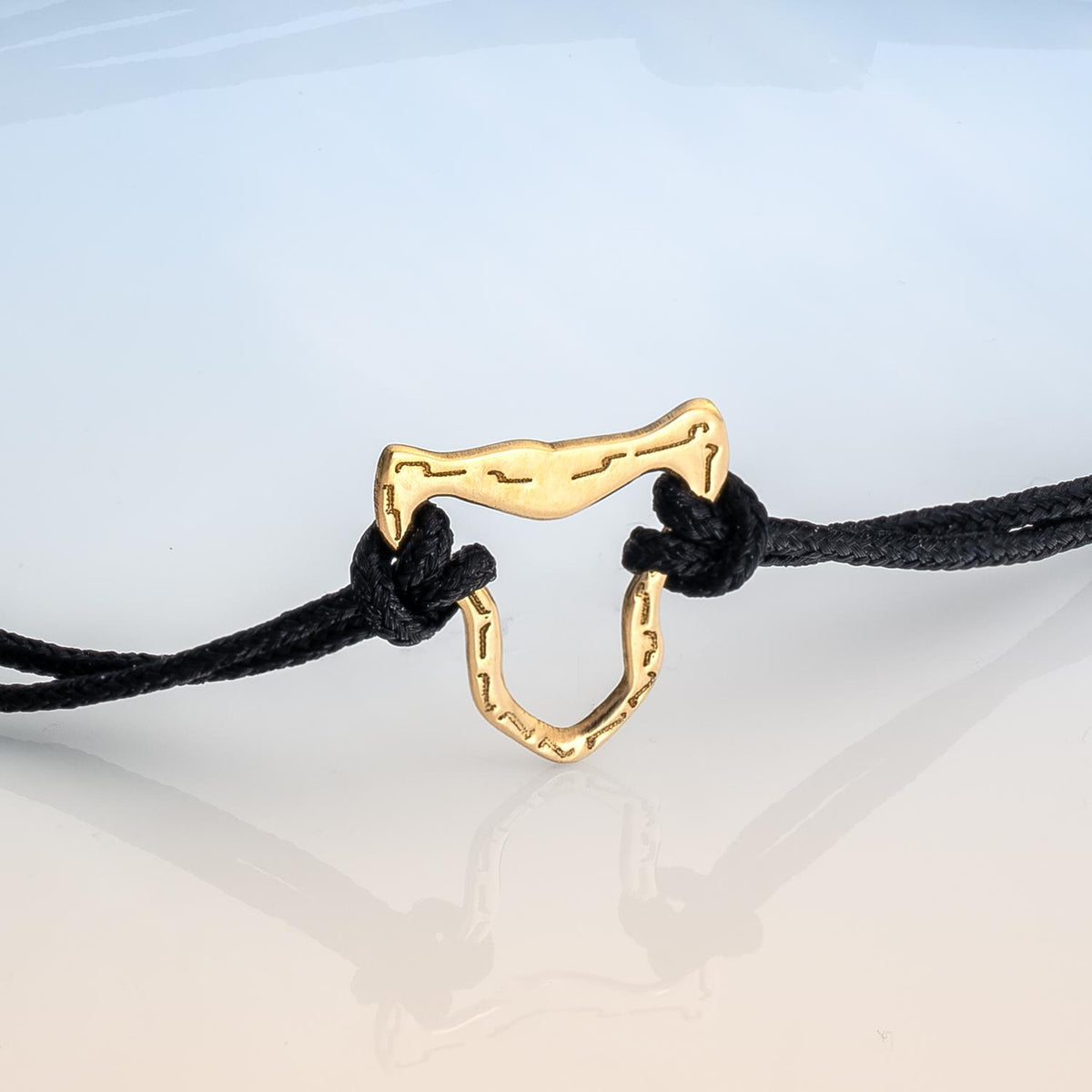 Force of Nature Jaguar Macrame Bracelet in 18ct Fairmined Gold image 1
