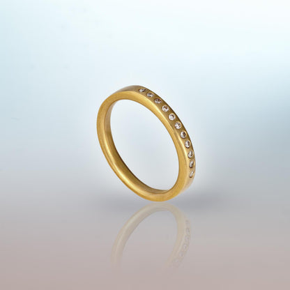 18ct yellow gold Ring with 11 diamonds standing