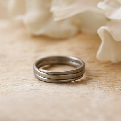 Ribbon Ring in 18ct Fairtrade Gold image 2